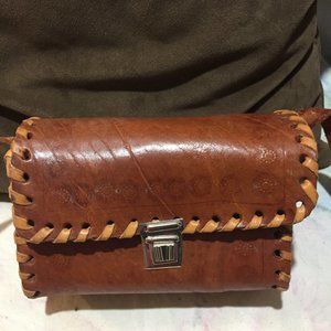 SMALL VINTAGE SADDLE LEATHER HANDBAGS